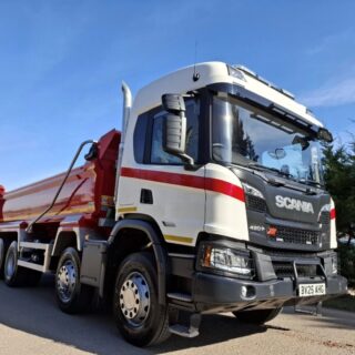It's tipper time!⭐🌶️

Hall Green Excavations have taken delivery of this incredibly special Scania P420 XT tipper unit. Supplied by Keltruck Account Manager, Russ Kelly. 

Seen hear gleaming in the sun, and strutting its stuff with fully deployed tipper body. This spectacular unit is packed full of spec, to service some serious tipper operations.

#SuppliedByKeltruck #ScaniaXT #PCab #PSeries #NewScania