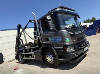 Bloomfield Resources Ltd fleet just got even better🤩🔥
Just take a look at this stunning Scania P250 XT unit, supplied by Keltruck Account Manager, Danny Horobin!
With similar deliveries having already been made to Bloomfield Resources this year, this unit marks the continued growth of the company in the waste industry.
Packed full of some lovely extras as well as incredibly high quality paintwork completed by Keltruck Bodyshop, this magnificent unit is another extremely smart addition to the Bloomfield Resources fleet!
#SuppliedByKeltruck #ScaniaXT