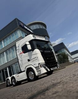 T&I Tippers Ltd have taken delivery of this fantastic Scania S500 tractor unit!

Supplied by Keltruck Account Manager, Danny Horobin. This fantastic unit is packed full of extras, in combination with paintwork done by our very own here at Keltruck, makes for a truly special and stunning unit!

Congratulations to all the team at T&I Tippers Ltd on the delivery of this magnificent unit!

#SuppliedByKeltruck