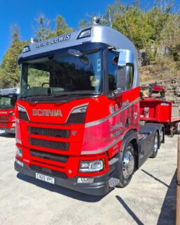 A first V8 tractor Unit for W. D. Lewisππ
Take a look at this stunning Scania R590 tractor unit supplied by Keltruck Account Manager, Richard Woodland.
Complete with a plethora of extras and finished brilliantly in W. D. Lewis livery, this unit is a worthy fit for a first Scania V8 tractor unit to be delivered to the company.
Congratulations to all the team at W. D. Lewis on the handover of this magnificent unit.
#SuppliedByKeltruck #ScaniaV8