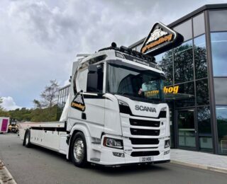 Wow... a unit that simply takes your breath away🥵
Take a look at this stunning Scania P320 recently delivered to Groundhog, a new customer for us at Keltruck.
Supplied by Keltruck Account Manager, Peter Harris. This unit is loaded with great spec and some insanely good design choices, leaving one very excited driver and one very special truck.
Thank you to all the team at Groundhog for allowing us to supply this incredible unit.
#SuppliedByKeltruck